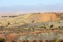 Minenabfälle aus de hoek minenkalkstein in piketberg, westkap, südafrika. — Stockfoto