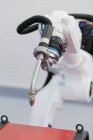 Máquina de solda robótica na fábrica industrial, close-up . — Fotografia de Stock