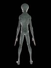 Vista posteriore di alieno grigio su sfondo nero, illustrazione digitale . — Foto stock
