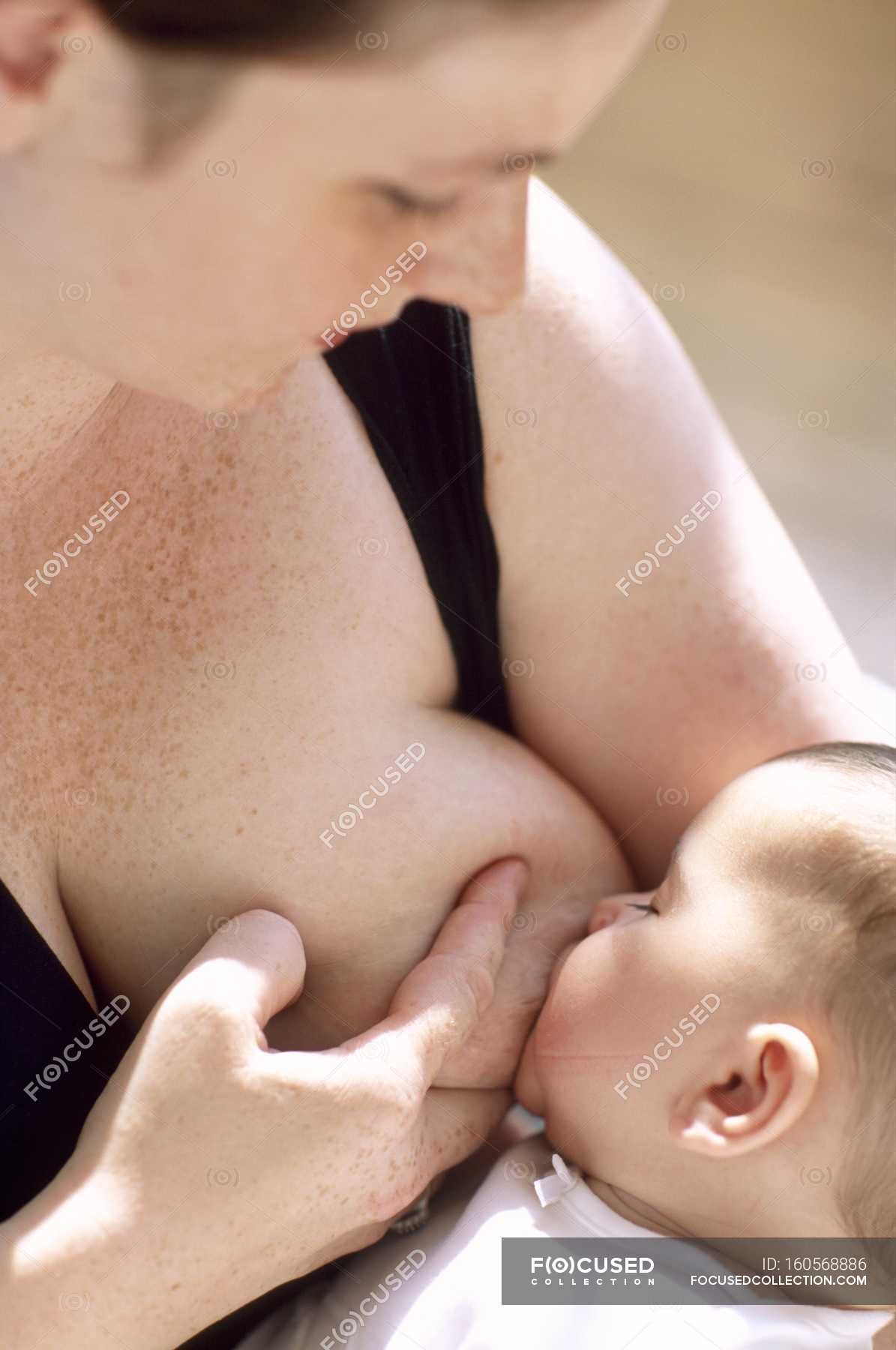 щенки сосут груди женщин фото 110