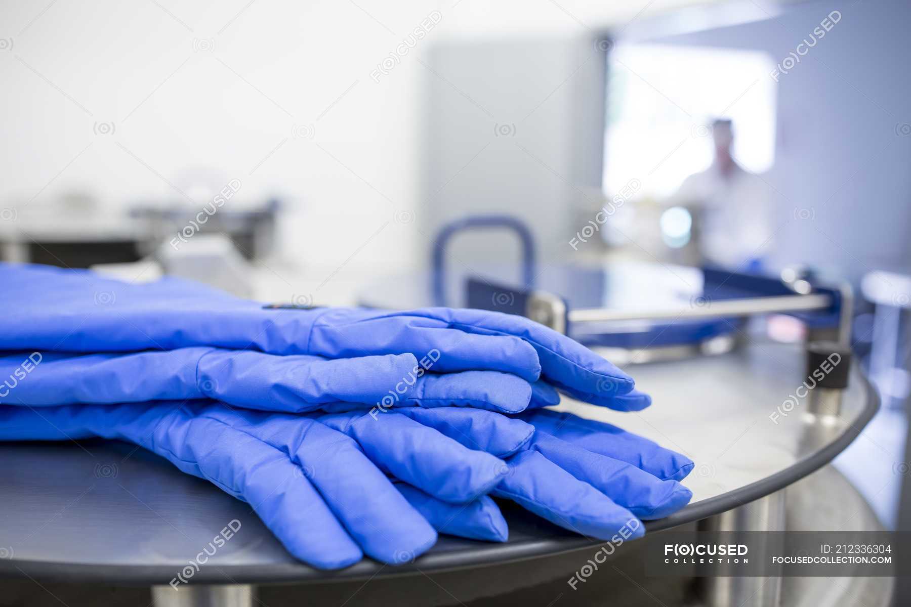 photoprotective gloves