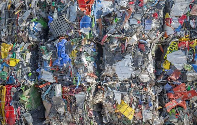 Бульбашки пластикових матеріалів для переробки . — стокове фото