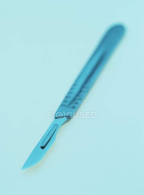 Close-up of surgical scalpel on tray. — Stock Photo