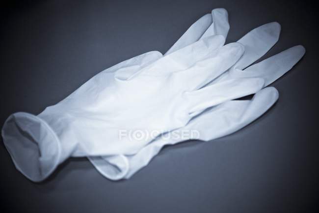 Крупним планом вид на латексні рукавички . — стокове фото