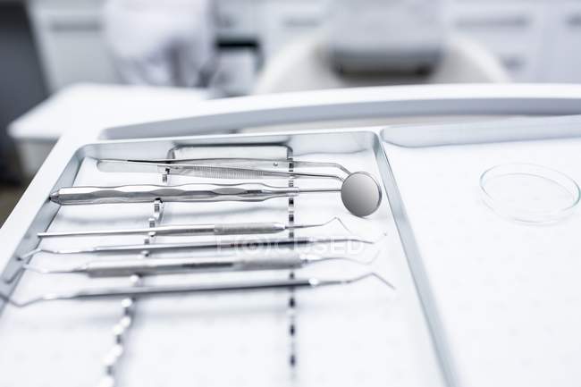 Крупный план стоматологического оборудования в клинике . — стоковое фото