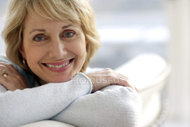 Attractive mature woman smiling — Stock Photo
