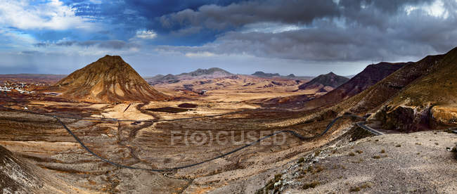 Paesaggio con montagne di Fuerteventura, Isole Canarie, Spagna . — Foto stock