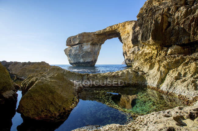 Vista panoramica della finestra azzurra, Gozo, Malta . — Foto stock