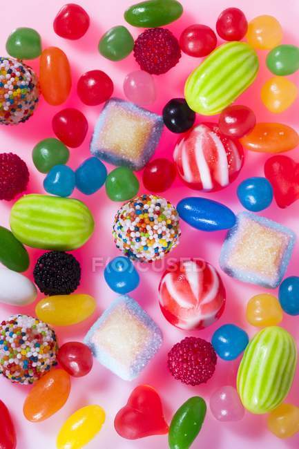 Яскраві кольорові цукерки, студійний знімок . — стокове фото
