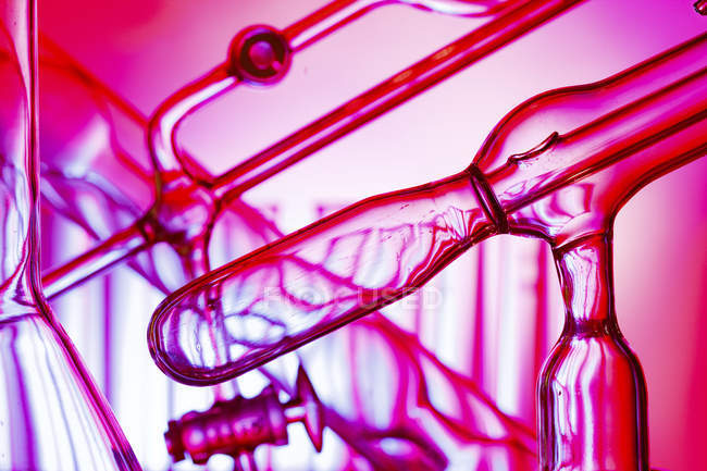 Dettaglio dell'apparato chimico di vetro, struttura completa
. — Foto stock