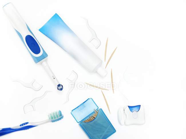 Equipamento dentário contra fundo branco . — Fotografia de Stock