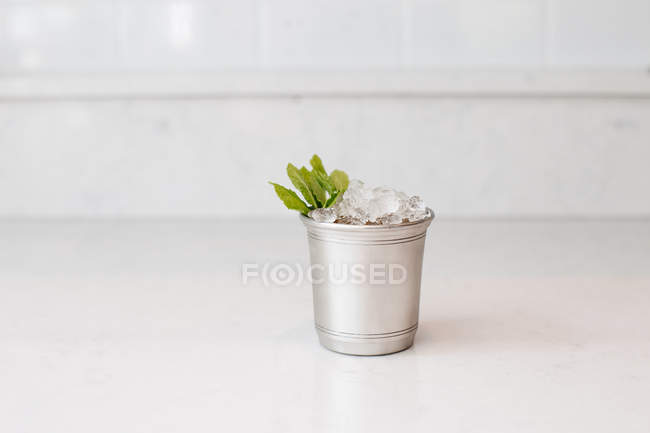 Mint julep cocktail — Stock Photo