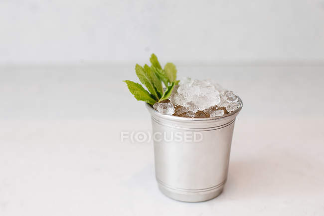 Mint julep cocktail — Stock Photo