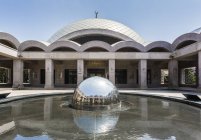 Двор мечети Сакирин Камии — стоковое фото