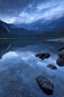 Lago di Tovel e dolomiti del Brenta — Foto stock