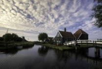 Вид на живописный район Zaanse Schans в Заандаме, недалеко от Заандама в Нидерландах . — стоковое фото