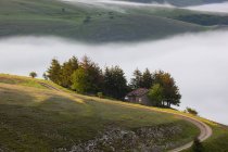 Типичный живописный пейзаж вблизи Кастеллуччо-ди-Норсия — стоковое фото
