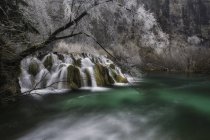 Водоспади в національному парку Плівіце. — стокове фото
