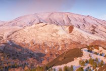 Spettacolare alba sulla montagna dell'Etna — Foto stock