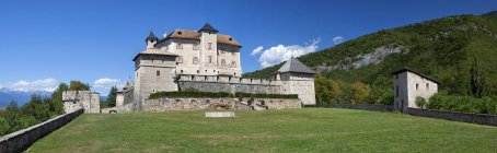 Veduta del Castello di Thun di giorno — Foto stock