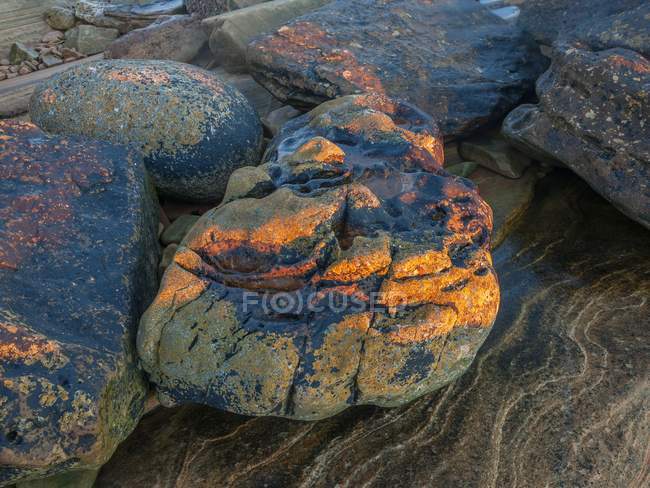 Great rock formation at Hopeman beach — Stock Photo