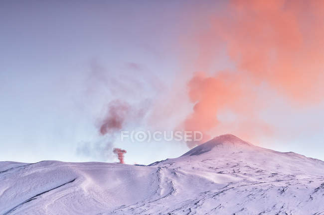 Puesta de sol en el Parque Nacional del Etna Norte - foto de stock