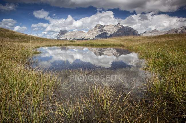 Calm alpine pond — Stock Photo