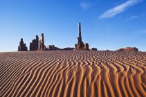 Песчаные дюны ранним утром — стоковое фото