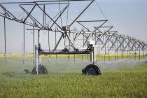 Grande sistema de irrigação — Fotografia de Stock