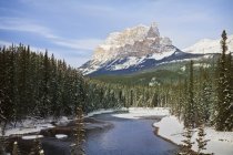 Montagne Castle dans le parc national Banff — Photo de stock