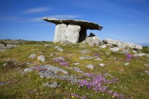 Antike megalithische Grabstätte — Stockfoto