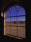 Окно и зерновой лифт — стоковое фото