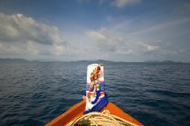 Ко Чанг, Таїланд; Човен у воді — стокове фото