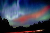 Luces del Norte en el cielo - foto de stock