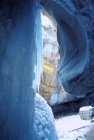 Blick auf gefrorenen Wasserfall — Stockfoto
