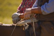 Cowboys a cavalo — Fotografia de Stock