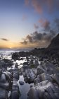 Скелясті пляжі з камінням — стокове фото
