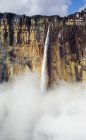 Wasserfall im Canaima Nationalpark — Stockfoto