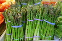 Pile di asparagi — Foto stock
