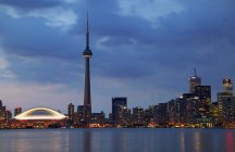 Toronto skyline at dusk — Stock Photo
