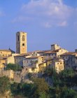 Причудливая тосканская деревня — стоковое фото