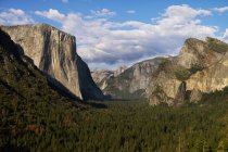 Vista tunnel nel Parco Nazionale dello Yosemite — Foto stock