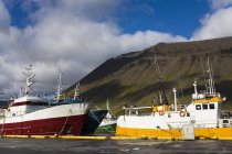 Судна промислові рибальські в Ісландії — стокове фото