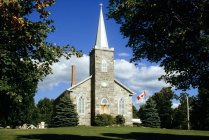 Iglesia de piedra en Quebec - foto de stock