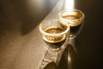 Dos tazas de café expreso - foto de stock