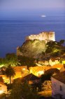 Город Дубровник со стенами — стоковое фото