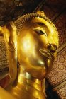 Голова лежащего Будды — стоковое фото