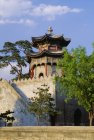 Пагода в летнем дворце в Пекине — стоковое фото