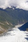 Ледник в горах Новой Зеландии — стоковое фото