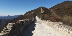 Розділ Mutianyu великої стіни Китаю — стокове фото